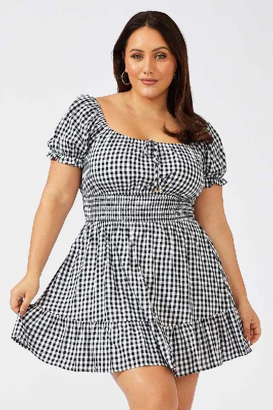 Babydoll maternity dress-Black Check Fit And Flare Dress Short Sleeve Shirred Waist