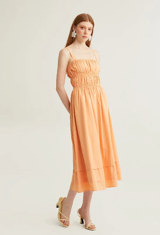 Cozy knit dress-Pleated Sweetheart Midi Dress