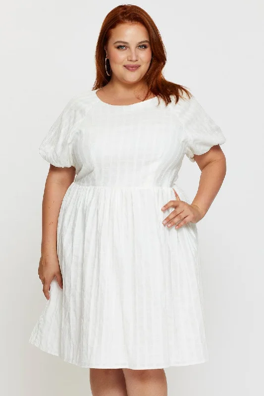 Chiffon cocktail dress-White Skater Dress Round Neck Short Sleeve