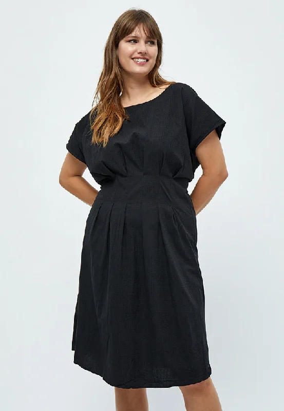 Dainty floral dress-Lenora Dress Curve - Black Print